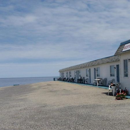 Motel Le Noroit L'Anse-au-Griffon Eksteriør billede